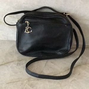 Women’s EUC Leather Co. A Liz Claiborne Division Black Leather Shoulder Bag.